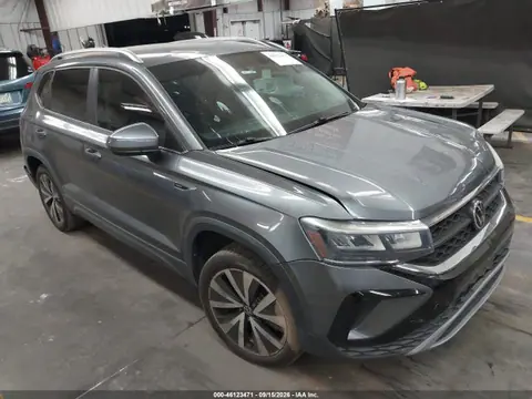 3VVRX7B2XNM009871 — 2022 Volkswagen Taos 1.5T SE, Задняя часть (Rear), фото до ремонта