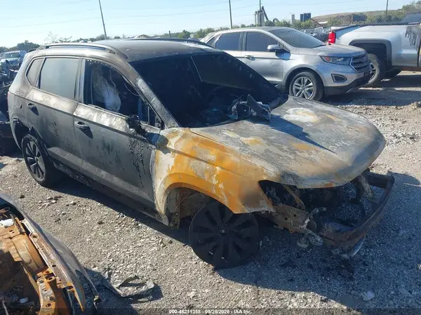 3VVAX7B26NM052455 — 2022 Volkswagen TAOS, Пожар двигателя (Engine Burn), фото до ремонта