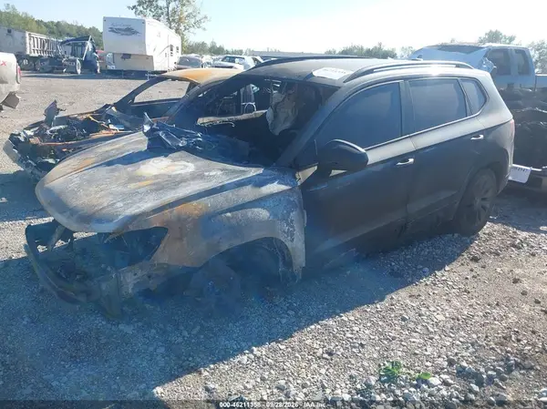 3VVAX7B26NM052455 — 2022 Volkswagen TAOS, фото 2 с аукциона IAAI, Пожар двигателя