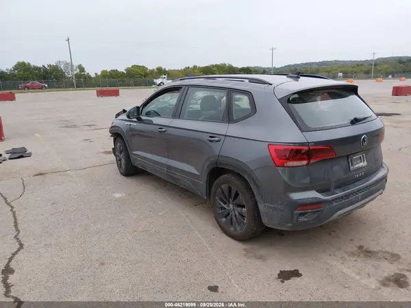 3VVCX7B22NM040294 — 2022 Volkswagen TAOS, фото 3 с аукциона IAAI, Передняя часть