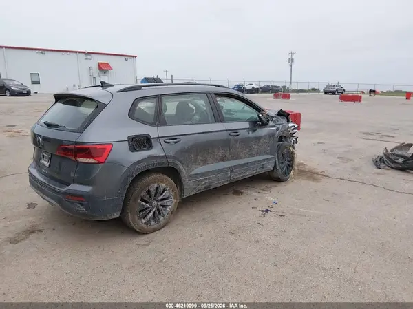 3VVCX7B22NM040294 — 2022 Volkswagen TAOS, фото 4 с аукциона IAAI, Передняя часть