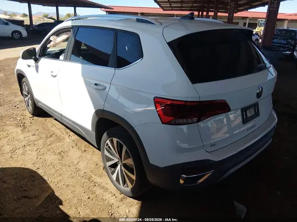 3VVSX7B21PM304698 — 2023 Volkswagen TAOS, фото 3 с аукциона IAAI, Передняя часть