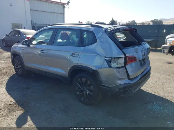 3VV5X7B22RM098923 — 2024 Volkswagen TAOS, фото 3 с аукциона IAAI, Задняя часть