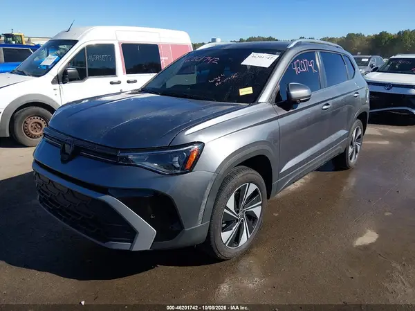 3VVVC7B26SM049080 — 2025 Volkswagen TAOS, фото 2 с аукциона IAAI, Передняя часть справа