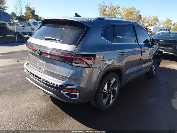 3VVVC7B26SM049080 — 2025 Volkswagen TAOS, фото 4 с аукциона IAAI, Передняя часть справа