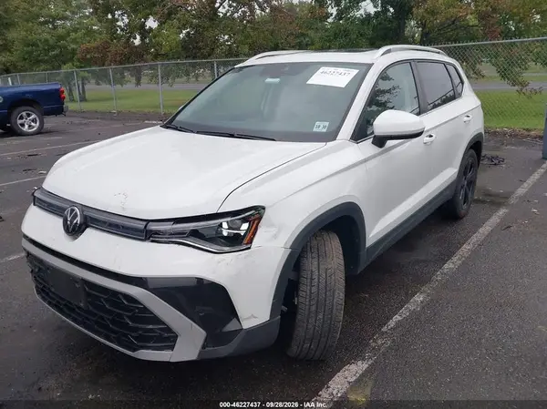 3VV4C7B24SM023895 — 2025 Volkswagen TAOS, фото 2 с аукциона IAAI, Передняя часть