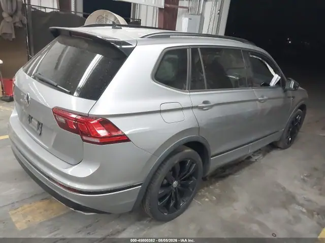 3VV3B7AX4MM108704 — 2021 Volkswagen Tiguan 2.0T SE/2.0T SE R-Line Black/2.0T SEL, фото 4 с аукциона IAAI 06.10.2026, Левый бок