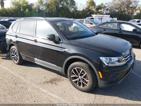 3VV3B7AXXMM100171 — 2021 Volkswagen Tiguan 2.0T SE/2.0T SE R-Line Black/2.0T SEL, Задняя часть (Rear), фото до ремонта