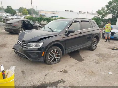 2019 Volkswagen Tiguan 2.0t Se/2.0t Sel/2.0t Sel R-line/2.0t Sel R-line Black VIN 3VV2B7AX1KM119975 фото 2