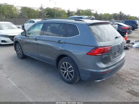 2019 Volkswagen Tiguan 2.0t Se/2.0t Sel/2.0t Sel R-line/2.0t Sel R-line Black VIN 3VV3B7AX6KM139904 фото 3