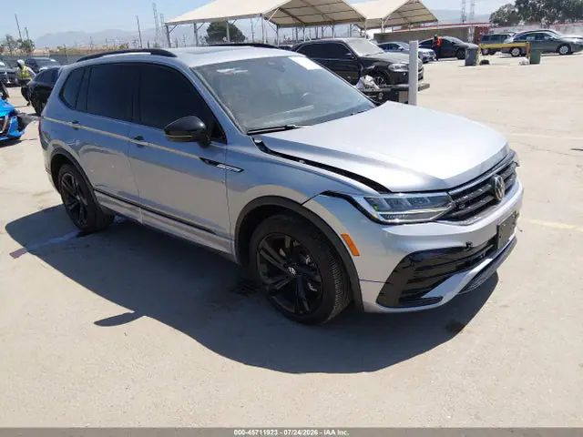 3VV8B7AX0RM191139 — 2024 Volkswagen Tiguan 2.0T SE R-Line Black, Левый бок (Left Side), фото до ремонта