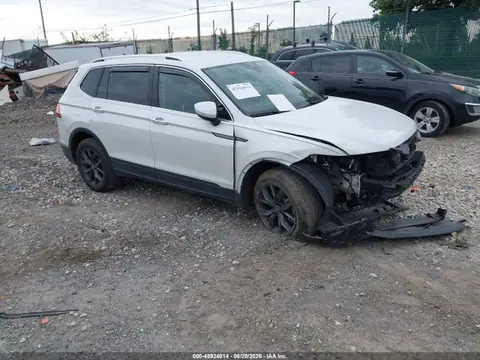 3VV2B7AX8PM090806 — 2023 Volkswagen Tiguan 2.0T SE, Передняя часть (Front End), фото до ремонта