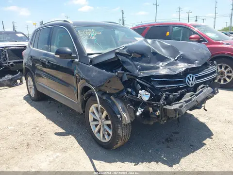 WVGRV7AX6HK011979 — 2017 Volkswagen Tiguan 2.0T Wolfsburg Edition, Передняя часть (Front End), фото до ремонта