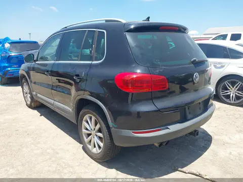 2017 Volkswagen Tiguan 2.0t Wolfsburg Edition VIN WVGRV7AX6HK011979 фото 3