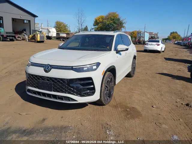 3VVUW7RM4TM135726 — 2026 Volkswagen Tiguan Highline Turbo R-Line 4MOTION, фото 2 с аукциона IAAI 14.10.2026, Задняя часть