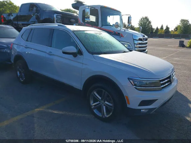 2018 Volkswagen Tiguan Highline VIN 3VV4B7AX4JM107097 фото 1