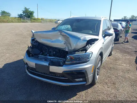 2019 Volkswagen Tiguan Highline VIN 3VV4B7AX8KM181320 фото 2