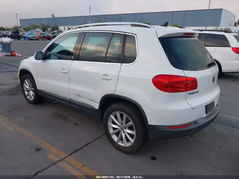 2017 Volkswagen Tiguan Wolfsburg VIN WVGRV7AX9HW503656 фото 3