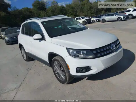 WVGAV7AX7FW597207 — 2015 Volkswagen Tiguan, Передний левый, фото до ремонта