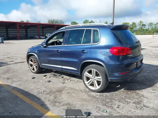 WVGAV7AX9GW065393 — 2016 Volkswagen Tiguan, фото 3 с аукциона IAAI, Передняя часть справа