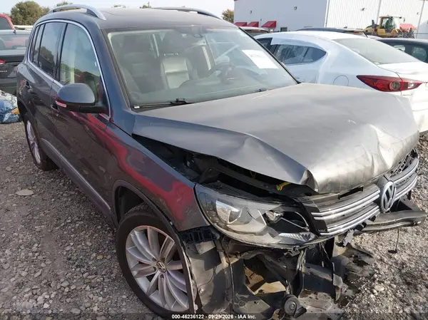 WVGAV7AX6GW553765 — 2016 Volkswagen Tiguan, Передняя часть (Front End), фото до ремонта