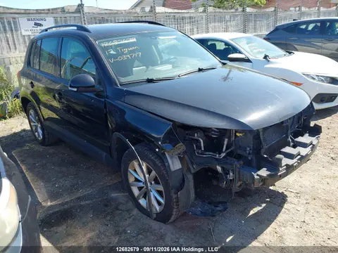 WVGNV7AX8HK039717 — 2017 Volkswagen Tiguan, Передняя часть (Front), фото до ремонта