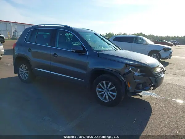 WVGMV7AX4HK035837 — 2017 Volkswagen Tiguan, Передняя часть (Front), фото до ремонта