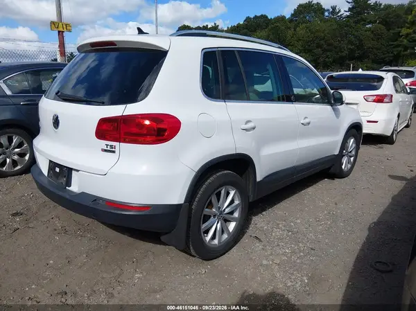 WVGSV7AX9HK012450 — 2017 Volkswagen Tiguan, фото 4 с аукциона IAAI, Не указано
