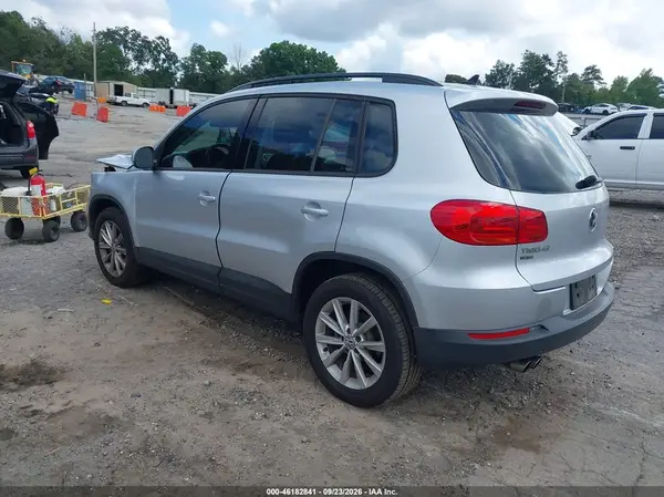 WVGAV7AX8HK043734 — 2017 Volkswagen Tiguan, фото 3 с аукциона IAAI 10.10.2026, Передняя часть