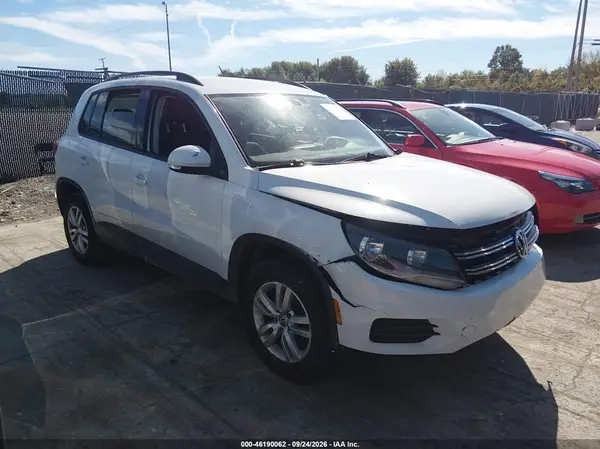 WVGAV7AX2HW512681 — 2017 Volkswagen Tiguan, Передняя часть (Front End), фото до ремонта