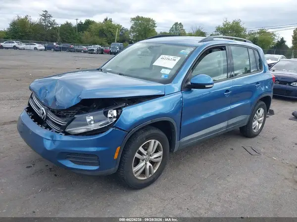 WVGAV7AX3HW503391 — 2017 Volkswagen Tiguan, фото 2 с аукциона IAAI, Передняя часть