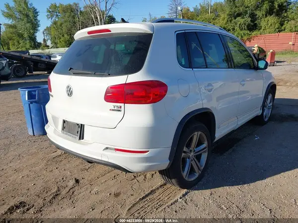 WVGUV7AX8HK026266 — 2017 Volkswagen Tiguan, фото 4 с аукциона IAAI, Передняя часть слева