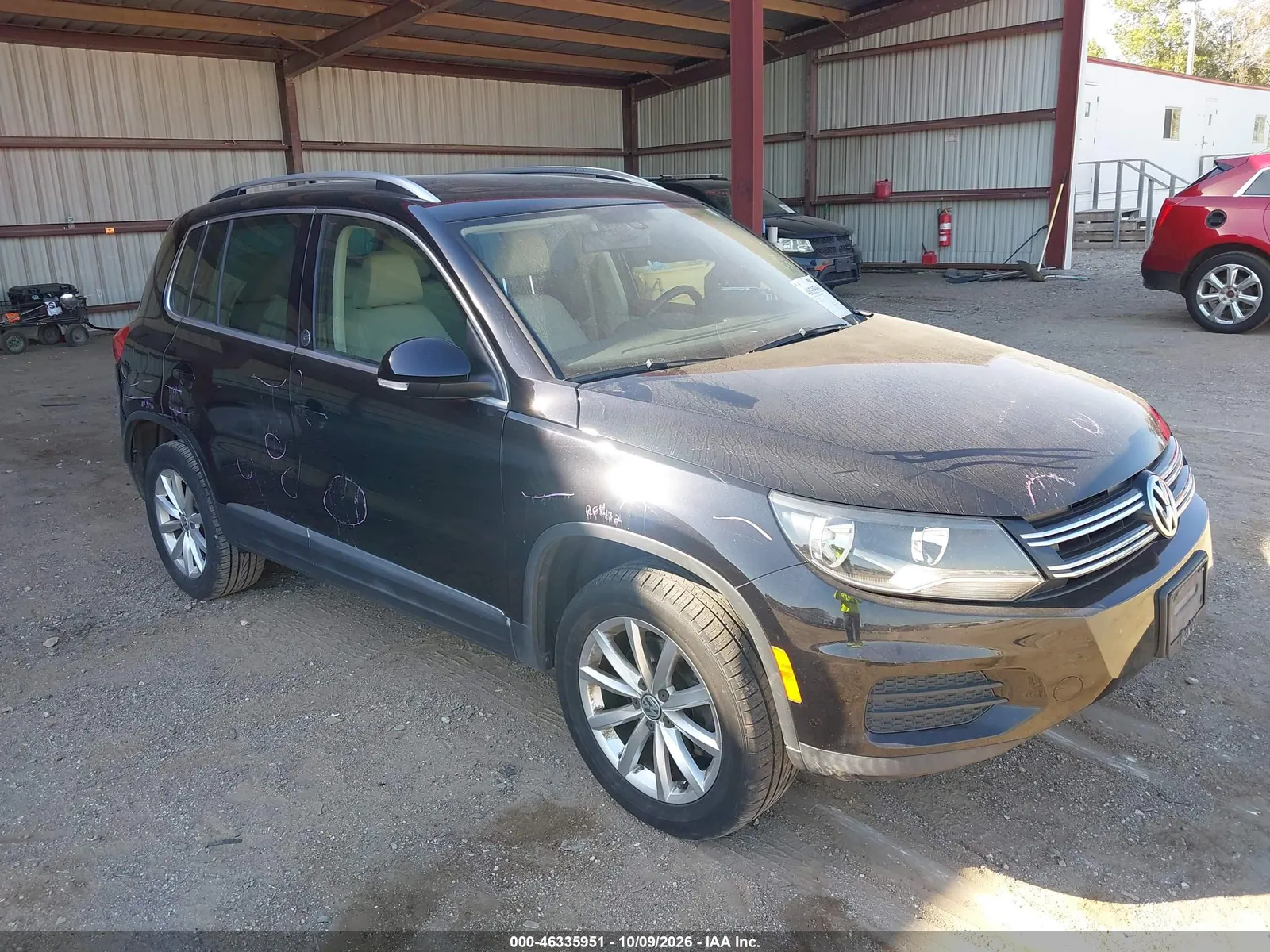 2017 Volkswagen Tiguan 2.0T Wolfsburg Edition VIN WVGSV7AX4HK016549 фото 2