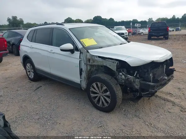 3VV2B7AX0JM053482 — 2018 Volkswagen Tiguan, Передняя часть (Front End), фото до ремонта