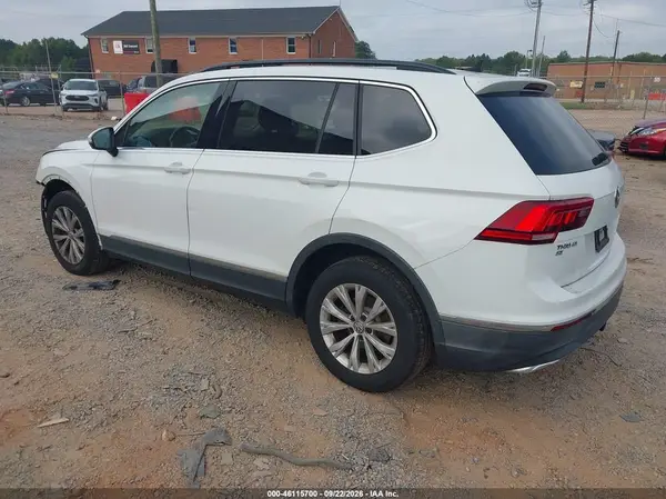 3VV2B7AX0JM053482 — 2018 Volkswagen Tiguan, фото 3 с аукциона IAAI, Передняя часть