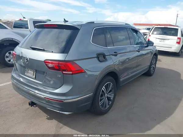 3VV3B7AX1JM006790 — 2018 Volkswagen Tiguan, фото 4 с аукциона IAAI, Правый бок