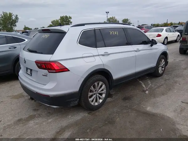 3VV2B7AX5JM053557 — 2018 Volkswagen Tiguan, фото 4 с аукциона IAAI 07.10.2026, Естественный износ