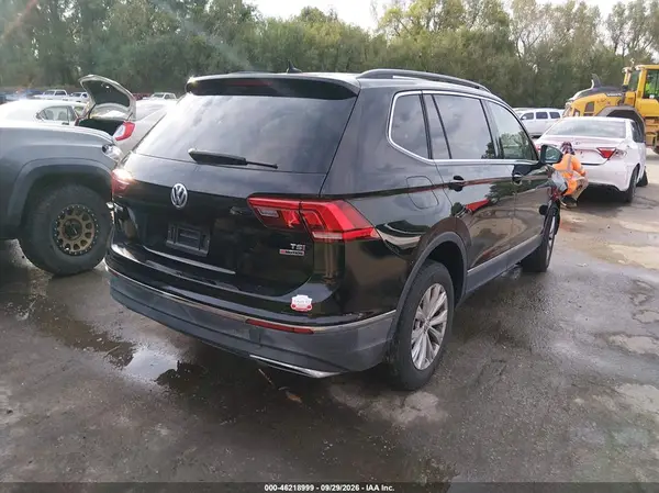 3VV2B7AX5JM175349 — 2018 Volkswagen Tiguan, фото 4 с аукциона IAAI, Передняя часть