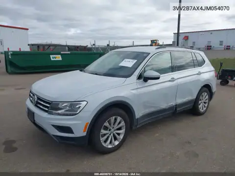 3VV2B7AX4JM054070 — 2018 Volkswagen Tiguan, фото 3 с аукциона IAAI, Левый бок