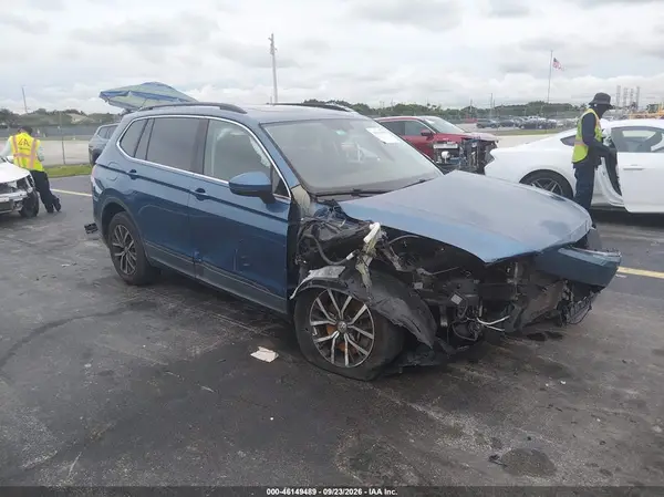 3VV3B7AX4KM075779 — 2019 Volkswagen Tiguan, Передняя часть справа (Right Front), фото до ремонта