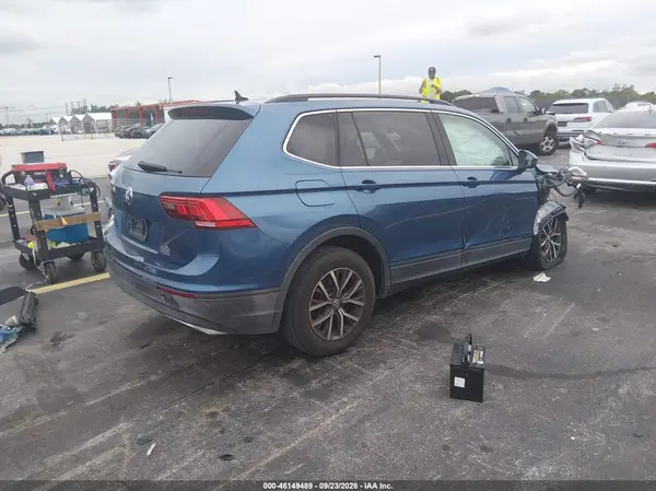 3VV3B7AX4KM075779 — 2019 Volkswagen Tiguan, фото 4 с аукциона IAAI, Передняя часть справа