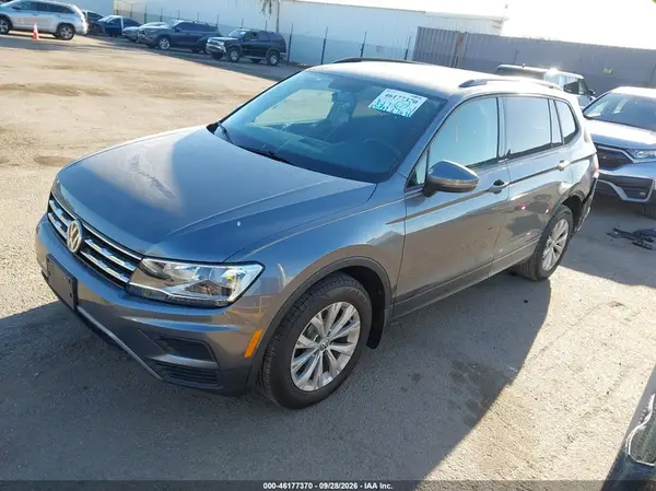 3VV1B7AX4KM103300 — 2019 Volkswagen Tiguan, фото 2 с аукциона IAAI, Правый бок