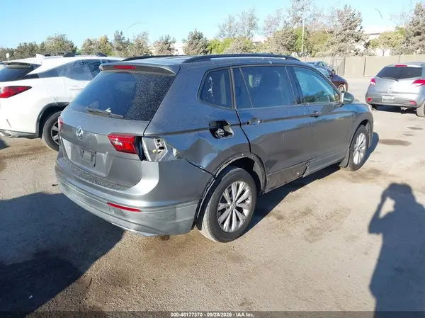 3VV1B7AX4KM103300 — 2019 Volkswagen Tiguan, фото 4 с аукциона IAAI, Правый бок