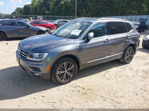 3VV2B7AX9KM182144 — 2019 Volkswagen Tiguan, фото 2 с аукциона IAAI, Левый бок