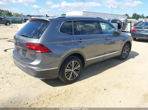 3VV2B7AX9KM182144 — 2019 Volkswagen Tiguan, фото 4 с аукциона IAAI, Левый бок