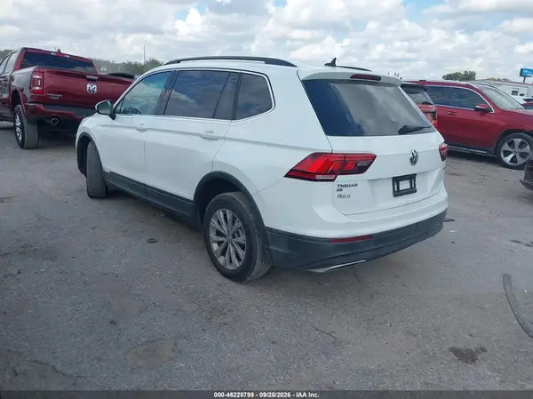3VV2B7AX1KM046008 — 2019 Volkswagen Tiguan, фото 3 с аукциона IAAI 14.10.2026, Естественный износ