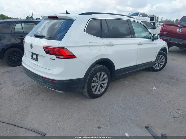 3VV2B7AX1KM046008 — 2019 Volkswagen Tiguan, фото 4 с аукциона IAAI 14.10.2026, Естественный износ