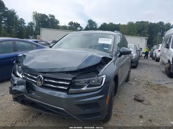 3VV3B7AX9LM157122 — 2020 Volkswagen Tiguan, фото 2 с аукциона IAAI, Передняя часть