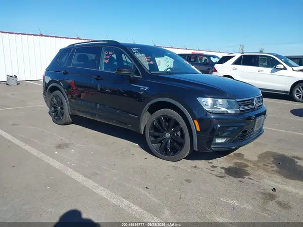 3VV2B7AX9MM012529 — 2021 Volkswagen Tiguan, Биологическая или химическая опасность (Biohazard), фото до ремонта