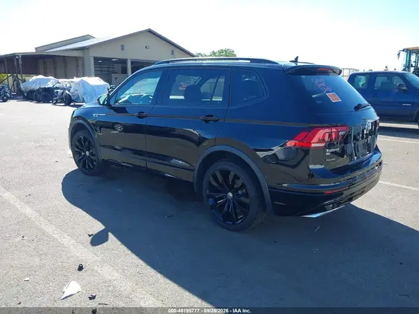 3VV2B7AX9MM012529 — 2021 Volkswagen Tiguan, фото 3 с аукциона IAAI, Биологическая или химическая опасность